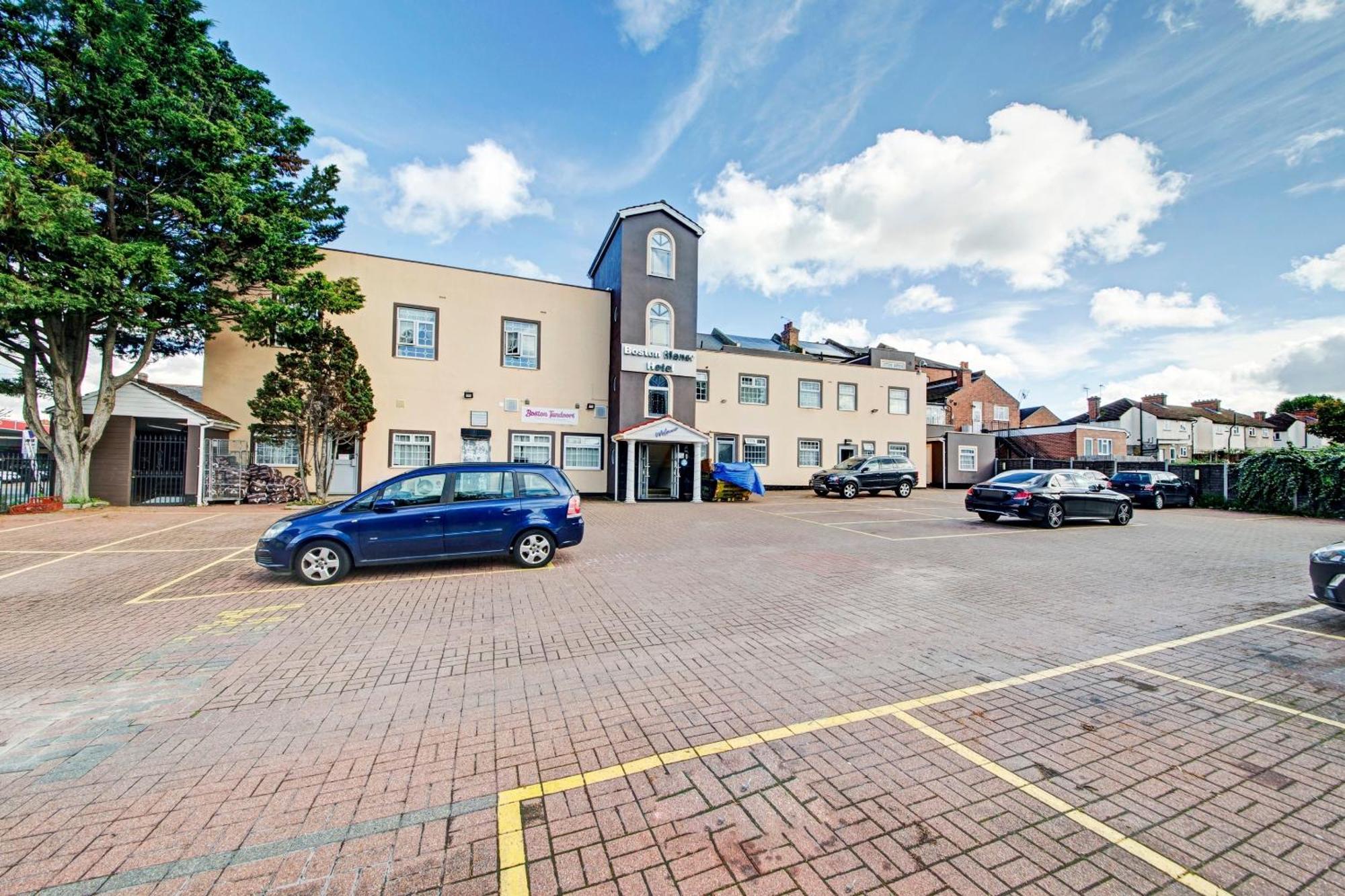 Oyo Bostons Manor Hotel, Hanwell London Greenford  Eksteriør billede