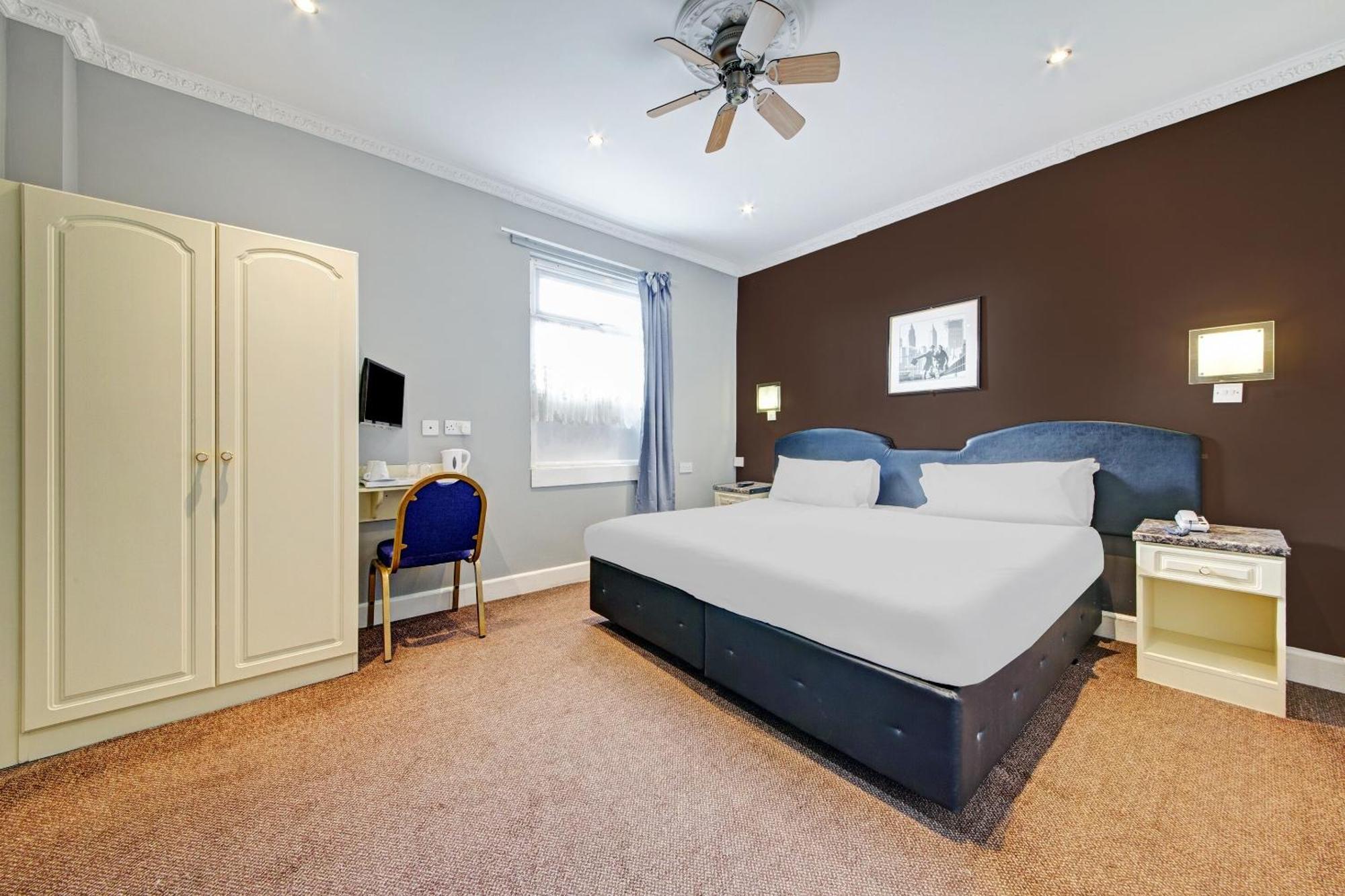 Oyo Bostons Manor Hotel, Hanwell London Greenford  Eksteriør billede