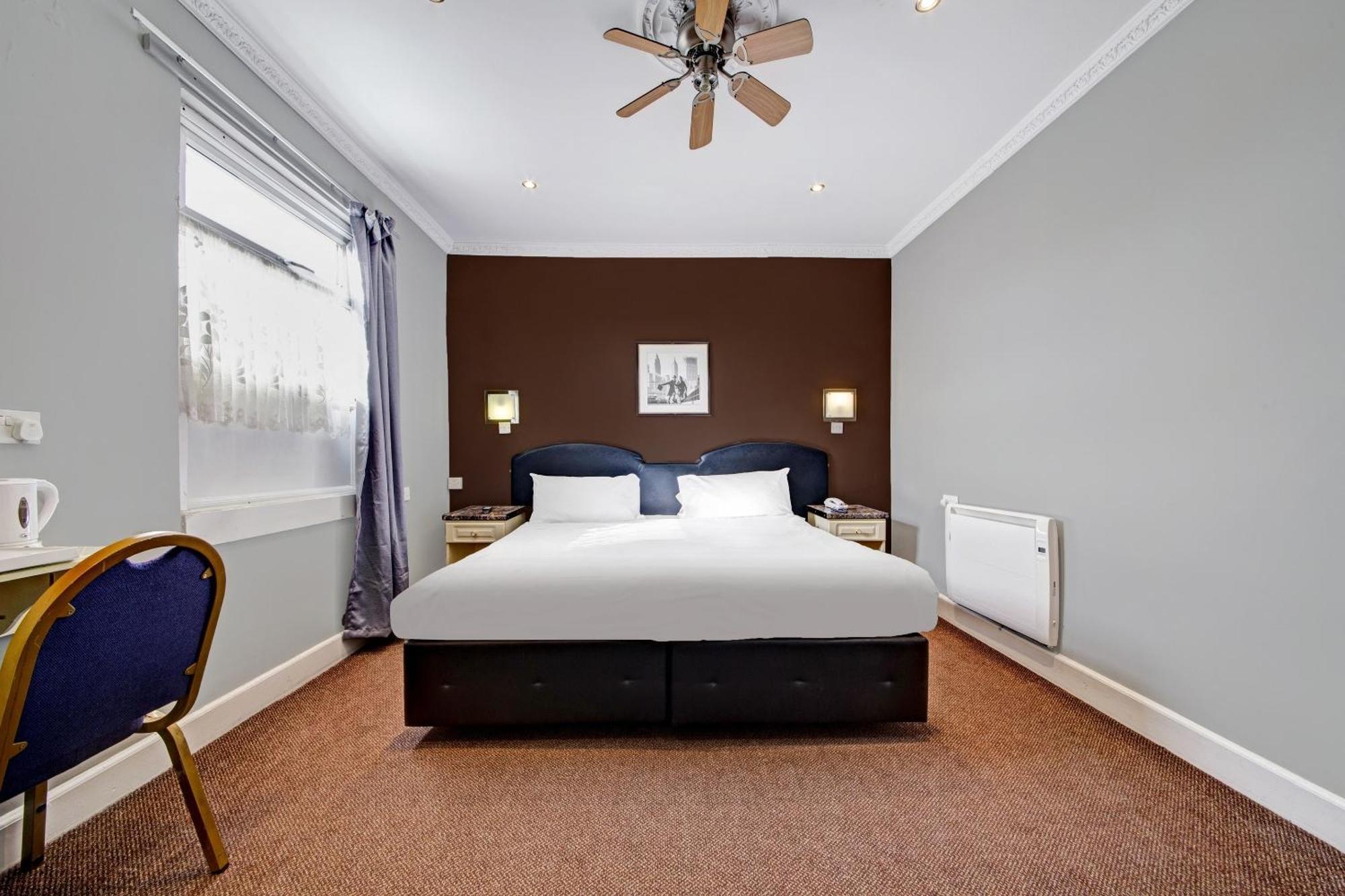 Oyo Bostons Manor Hotel, Hanwell London Greenford  Eksteriør billede